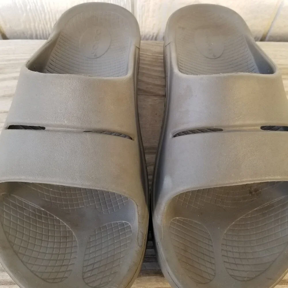 OOFOS brand size